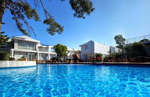 Mytilene Apartment | Lovely apartment for 2 guests with pool, A/C, WIFI, TV and balcony