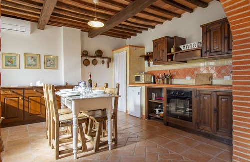 Fucecchio Apartment | Lovely apartment for 4 guests with pool, WIFI, A/C, patio, pets allowed and parking