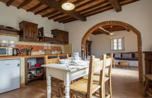 Fucecchio Apartment | Lovely apartment for 4 guests with pool, WIFI, A/C, patio, pets allowed and parking