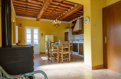 Fucecchio Apartment | Lovely apartment for 4 people with A/C, WIFI, pool, balcony, pets allowed and parking