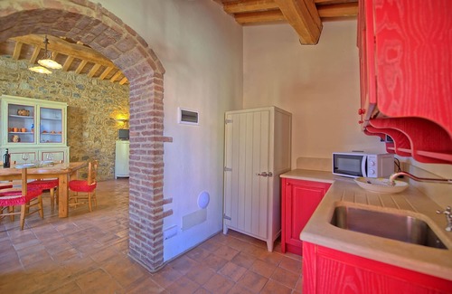 Poggibonsi Apartment | Lovely apartment for 4 people with A/C, pool, WIFI and TV, close to San Gimignano
