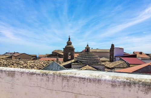 Strongoli Apartment | Lovely apartment for 7 guests with WIFI, patio and pets allowed