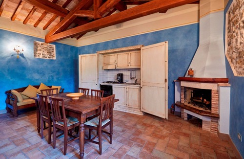 San Brizio Apartment | Lovely apartment for 5 people with pool, WIFI, TV and pets allowed, close to Spoleto
