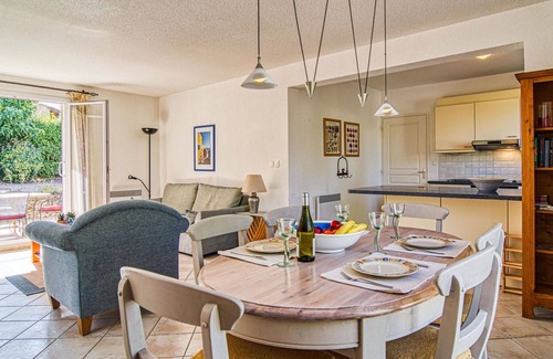 Nans-les-Pins Apartment | Lovely apartment for 6 people with WIFI, pool, TV, terrace and parking