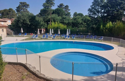 Nans-les-Pins Apartment | Lovely apartment for 6 people with pool, WIFI, TV, terrace and parking