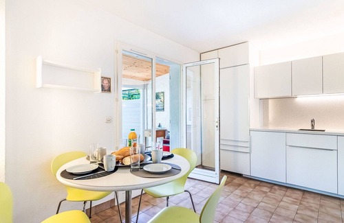 Gassin Apartment | Lovely apartment for 4 people with pool, A/C, WIFI, patio and pets allowed