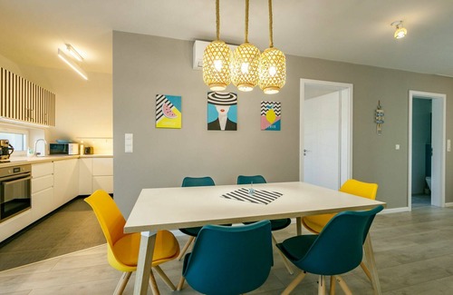 Balatonszarszo Apartment | Lovely apartment for 7 guests with A/C, WIFI, TV and terrace