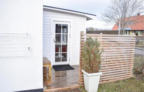Borgholm Apartment | Lovely Apartment In Borgholm With Wifi