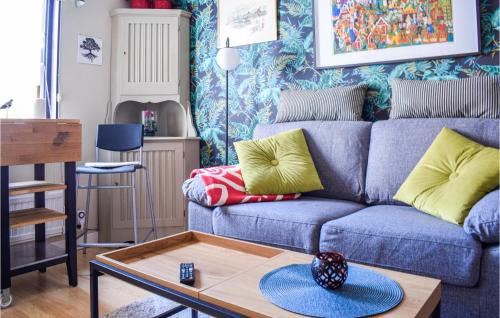 Borgholm Apartment | Lovely Apartment In Borgholm With Wifi