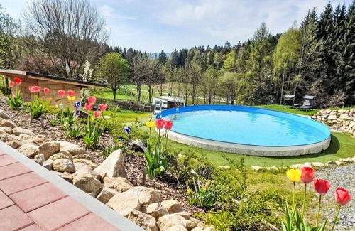 Eppenschlag House | Lovely apartment in villa for 4 guests with WIFI, pool, TV, patio and parking