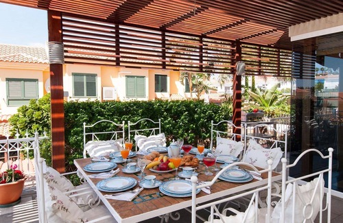 Sonnenland House | Lovely apartment in villa for 12 people with private pool, WIFI, TV and patio