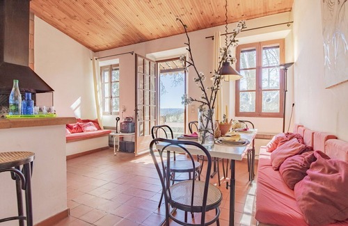 Puimichel Villa | Lovely apartment in villa for 4 people with WIFI, patio, pets allowed and panoramic view