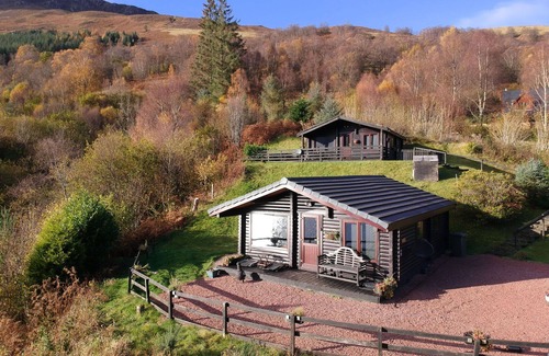 South Laggan House | Lovely apartment in villa for 4 guests with TV and parking