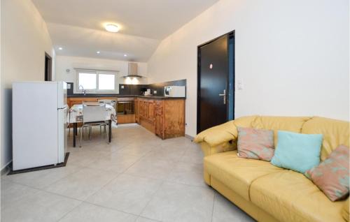 Ghisonaccia Apartment | Lovely Apartment In Ghisonaccia