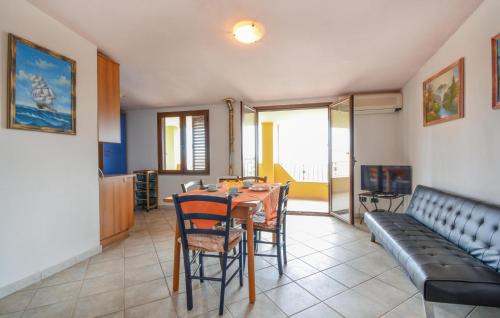 Ilbono Apartment | Lovely Apartment In Ilbono With Wifi
