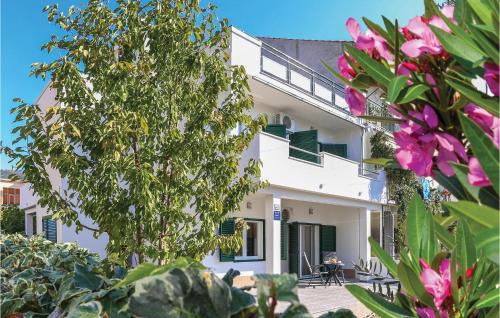 Kastel Stari Apartment | Lovely Apartment In Kastel Stari