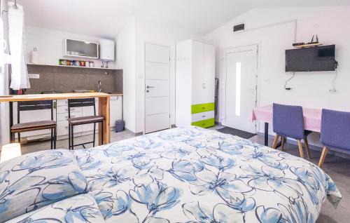 Marcana Apartment | Lovely Apartment In Marcana With Wifi