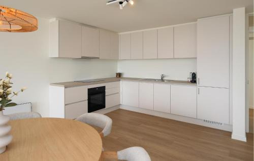 Ostend City Centre Apartment | Lovely Apartment In Oostende With Wifi