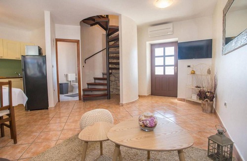 Dracevac Apartment | Lovely apartment in Porec with WiFi