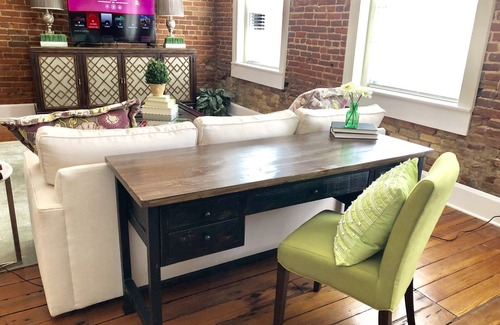 Brenham Apartment | Lovely apartment in the center of Historic Downtown Brenham