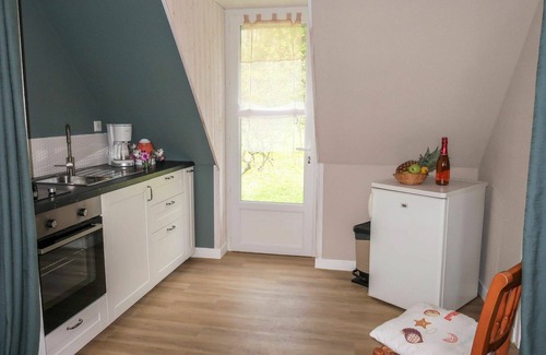 Plozevet Villa | Lovely apartment in villa for 3 guests with WIFI