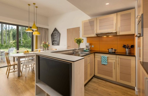 Hattigny House | Lovely apartment in villa for 4 people with WIFI, pool, TV and terrace
