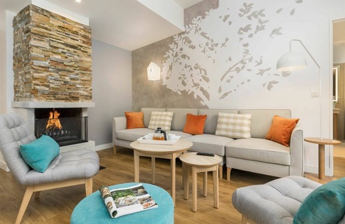 Hattigny House | Lovely apartment in villa for 4 people with WIFI, pool, TV and terrace