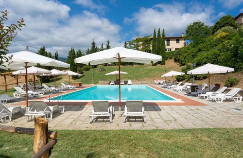 Dicomano House | Lovely apartment in villa for 4 people with pool, WIFI, TV, patio, pets allowed and panoramic view
