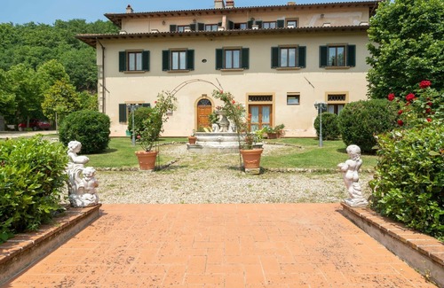 Dicomano House | Lovely apartment in villa for 4 people with pool, WIFI, TV, patio, pets allowed and panoramic view