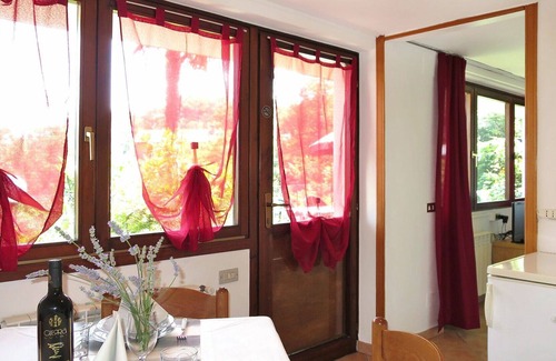 Trarego Viggiona House | Lovely apartment in villa for 4 people with WIFI, TV, patio and pets allowed