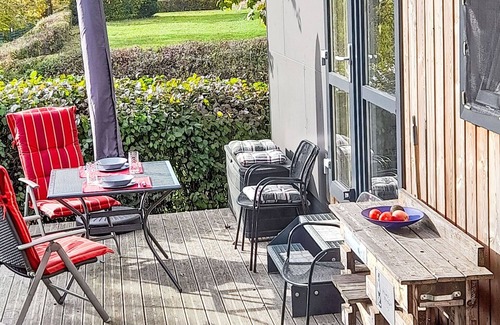 Wemding House | Lovely apartment in villa for 4 people with WIFI, A/C, TV, terrace, pets allowed and parking