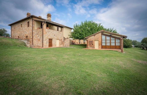 San Gimignano Villa | Lovely apartment in villa for 4 people with pool, WIFI, A/C and TV