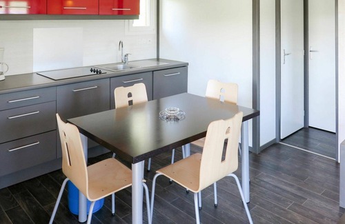 Saint-Medard House | Lovely apartment in villa for 6 guests with WIFI, pool, TV, terrace, pets allowed and parking