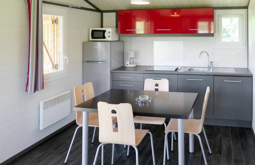 Saint-Medard House | Lovely apartment in villa for 6 guests with WIFI, pool, TV, terrace, pets allowed and parking