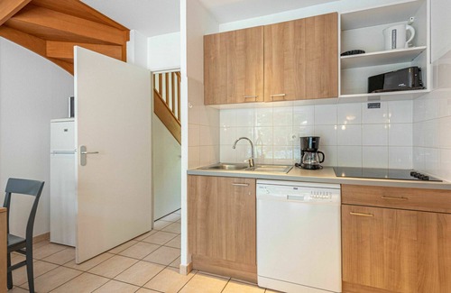 Saumur House | Lovely apartment in villa for 6 people with pool, internet, TV, terrace, pets allowed and parking
