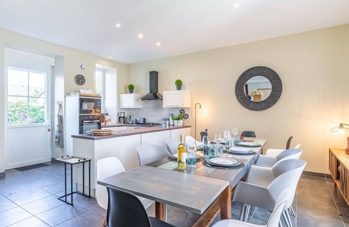Caden Villa | Lovely apartment in villa for 8 guests with WIFI, private pool, TV, terrace and parking