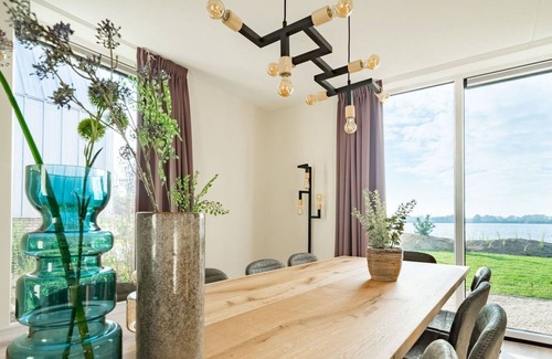 Linden House | Lovely apartment in villa for 12 guests with WIFI, TV, terrace and parking