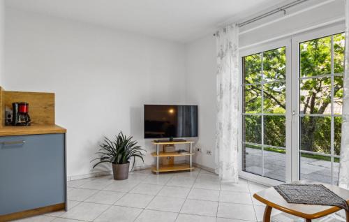 Muritz Apartment | Lovely Apartment In Waren With Wifi