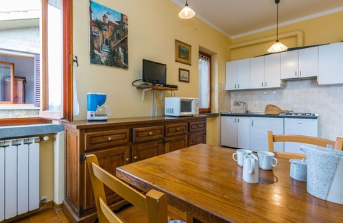 San Baronto Apartment | Lovely apartment for 2 people with WIFI, pool, TV, terrace, pets allowed, panoramic view and par.