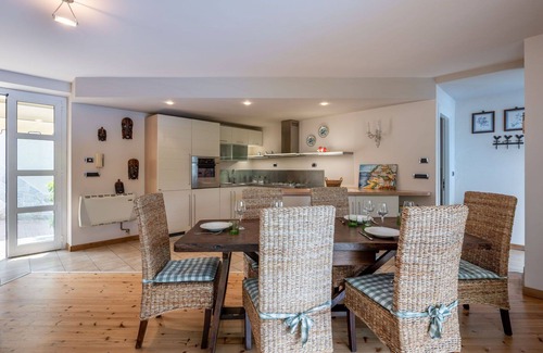 Monteu Roero Apartment | Lovely apartment for 6 guests with WIFI, private pool, A/C, TV, terrace, pets allowed and parking