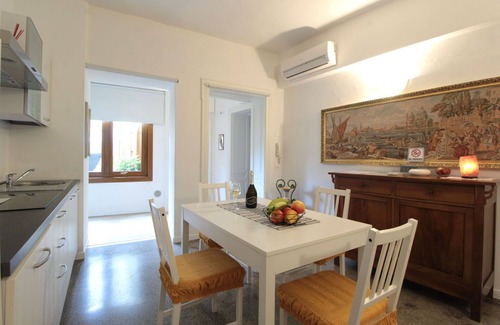 Valdobbiadene Apartment | Lovely apartment for 2 guests with WIFI, A/C, TV and balcony