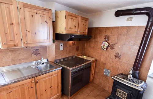 Sarre Apartment | Lovely apartment for 5 people with TV, pets allowed and parking, close to Aosta