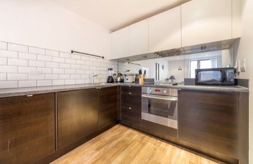 Barking Apartment | Lovely apartment next to Barking Station