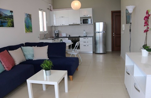 Sarande Apartment | Lovely apartment Sea view, close to beach and town in Saranda 4 beds in Rose House