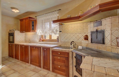 Hrastovlje Apartment | Lovely apartment with A/C, WIFI, private pool, TV, terrace, pets allowed and panoramic view