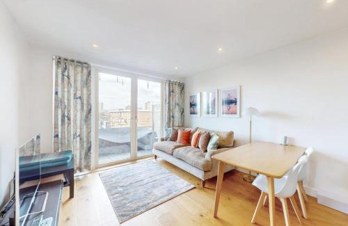 Haggerston Apartment | Lovely Apartment with Balcony - 3 min to Station