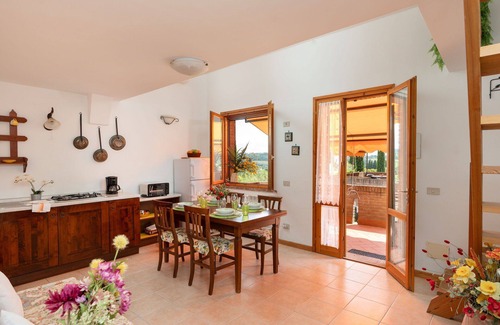Sughera Apartment | Lovely apartment with pool, A/C, WIFI, TV, patio and panoramic view, close to San Gimignano
