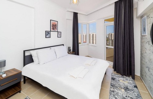 Lara Apartment | Lovely Apartment with Balcony in Aksu