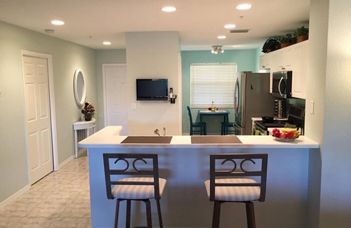 Braden River Condo | Lovely Apartment with garage at Tara Preserve. Golf, Wifi, Cable HDTV.