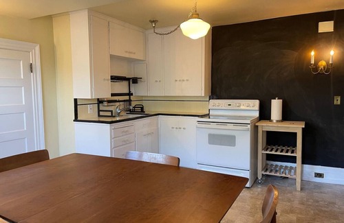 North End Apartment | Lovely Apt #3 Historic Building Stadium District